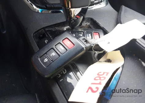 2016 Toyota Avalon Limited z USA, uszkodzony, nr VIN 4T1BK1EB9GU236826